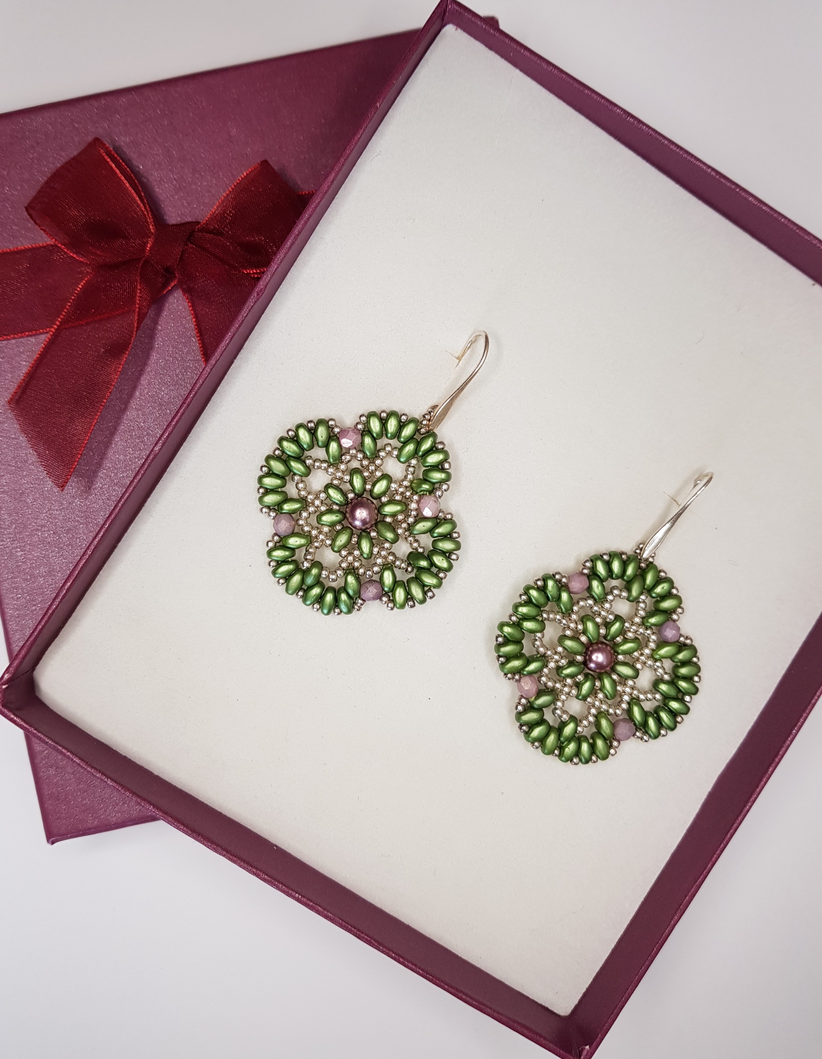 Angelica - Flower-shaped colored pendant earrings