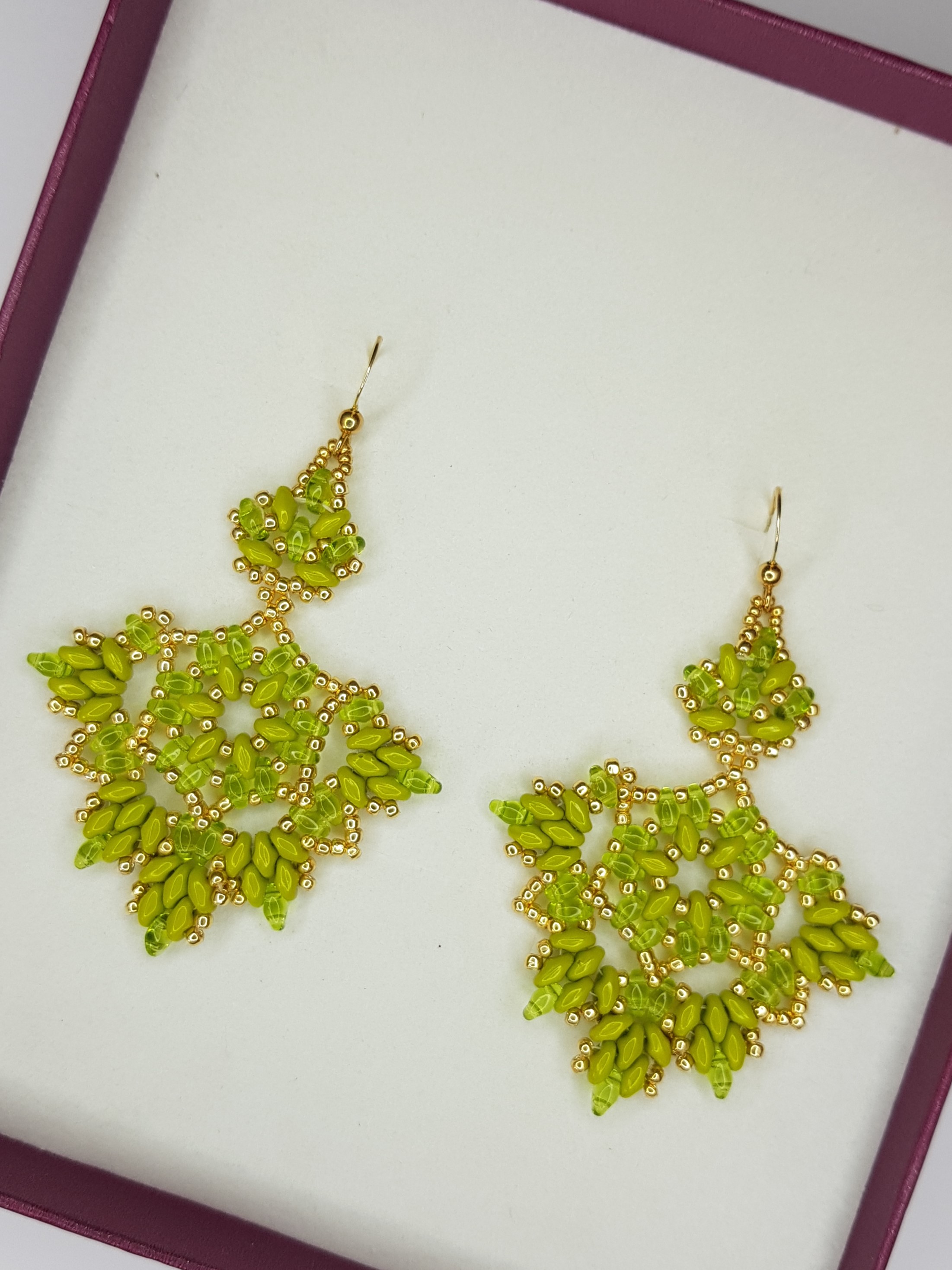 Alloro - Leaf-shaped colorful drop earrings