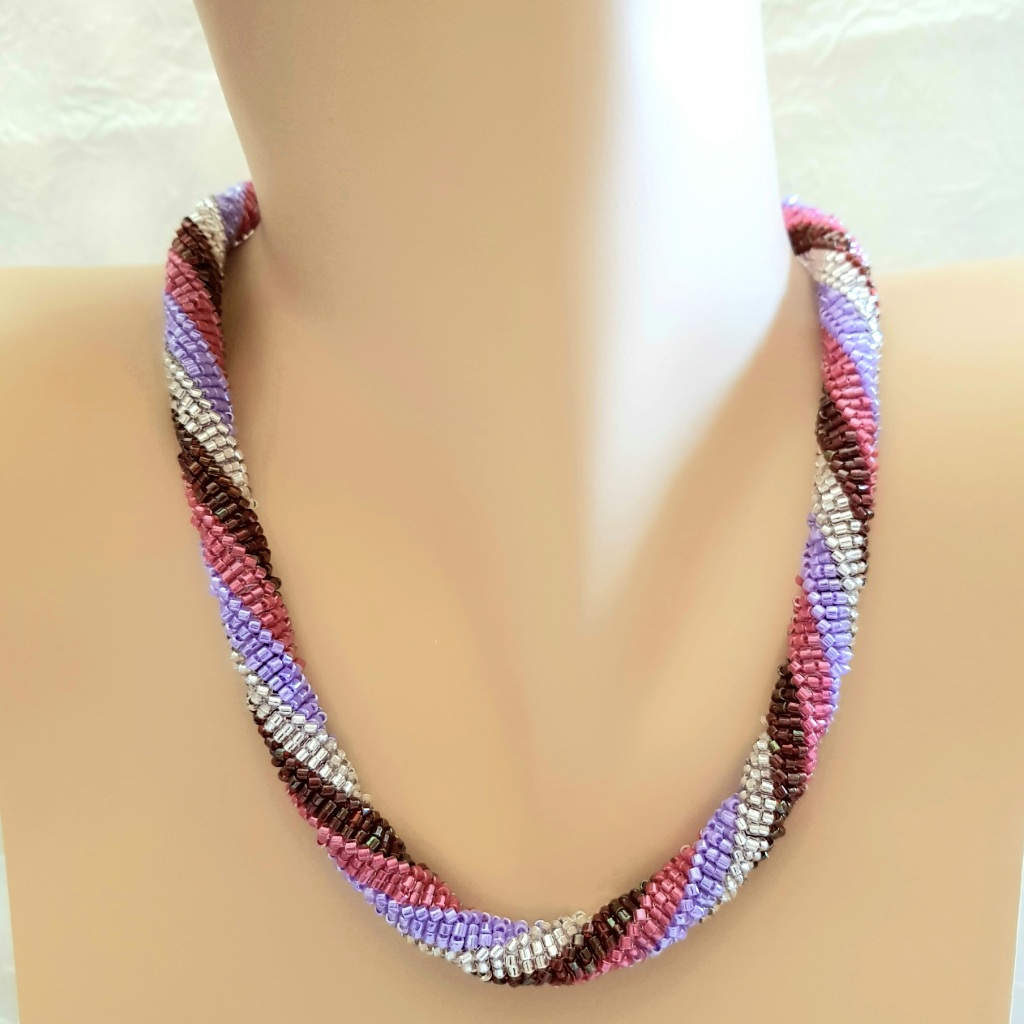 Tatiana - Colored beads necklace