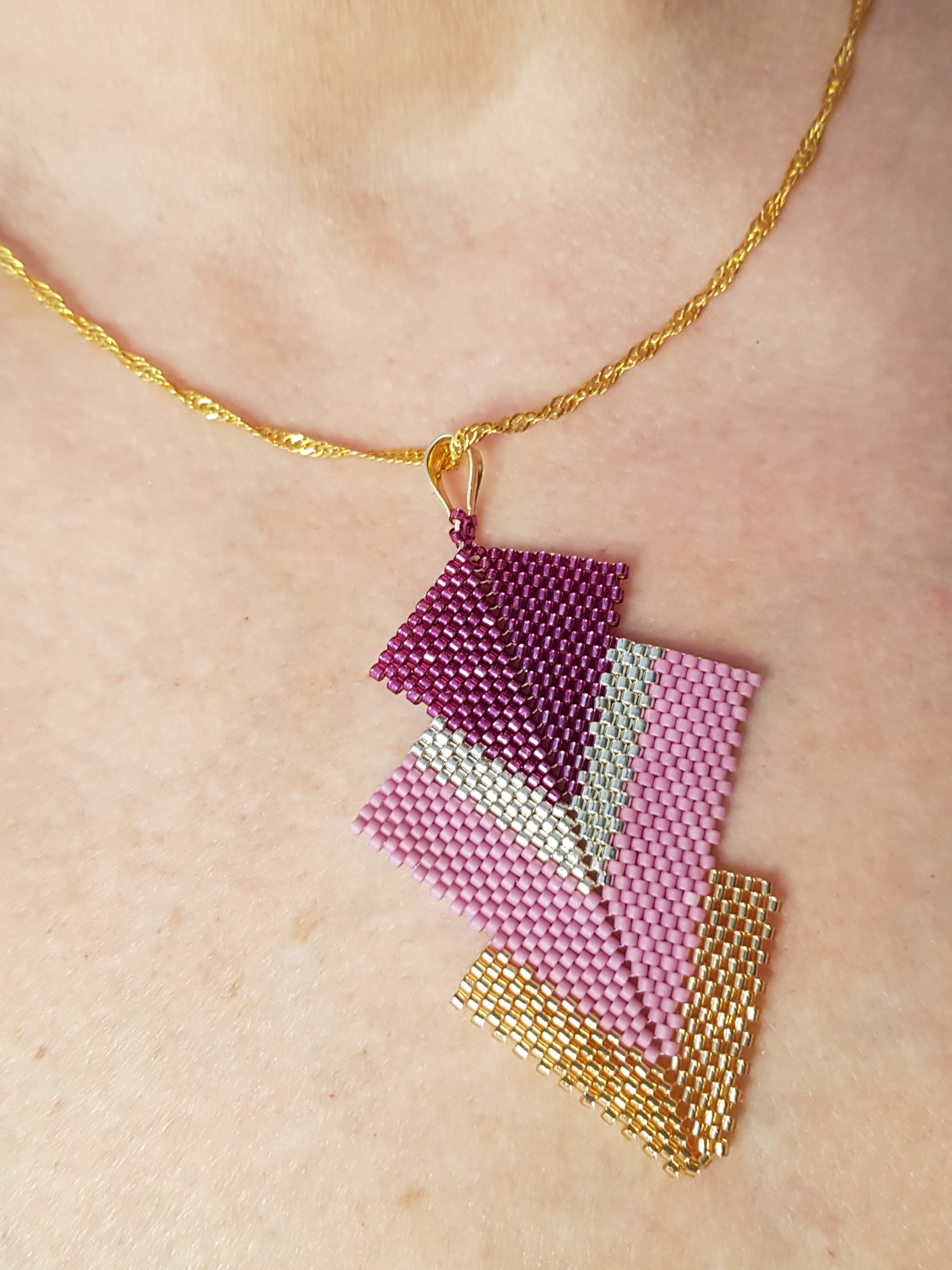 Zelda - Necklace with particular pendant
